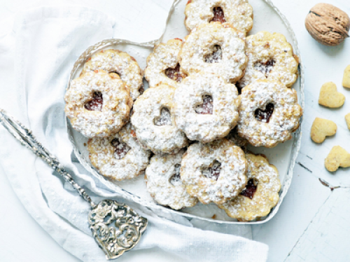 Omlós linzer diós tésztával